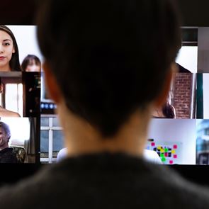 Πώς το Zoom εμπλέκεται στον &quot;ψυχρό πόλεμο&quot; ΗΠΑ-Κίνας