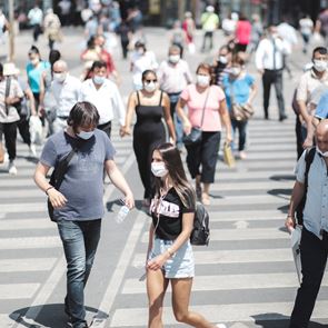 Η πανδημία των ανεμβολίαστων