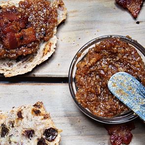 Έτσι θα φτιάξεις μαρμελάδα μπέικον με bourbon