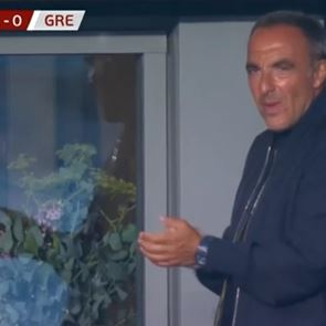 Η Εθνική &lt;em>Ελλάδος&lt;/em> έχασε, το Twitter &#39;κράζει&#39; τον Νίκο Αλιάγα