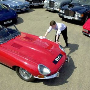 Ο άνθρωπος που έφτιαξε ολομόναχος μία &lt;em>Ferrari&lt;/em> Testarossa