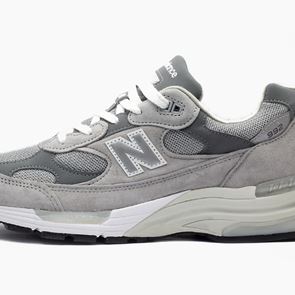 Η ιστορία πίσω από τα αγαπημένα sneakers του Steve Jobs