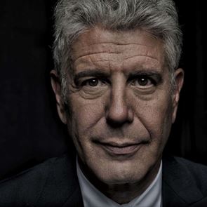 Ο Anthony Bourdain κι ό,τι άλλο θα βρεις στο νέο Esquire