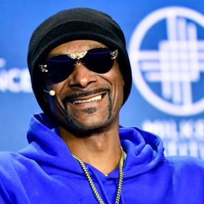<em>Sneakers</em> με την υπογραφή του Snoop Dogg για νοσταλγούς του αυθεντικού hip hop