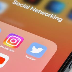 Τι παίζει με τη συνδρομή σε Instagram και Facebook