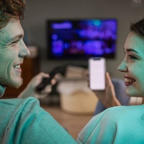 Γνωριμίες μέσω <em>Netflix</em>, πώς και δεν το σκεφτήκαμε τόσο καιρό