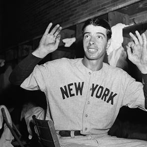 Πώς βρέθηκε ο Joe DiMaggio στο Mrs. Robinson των Simon &amp; Garfunkel