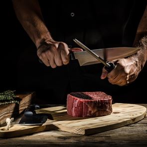 Γιατί οι σεφ του Instagram και του TikTok ρίχνουν ξύλο στο φαγητό τους