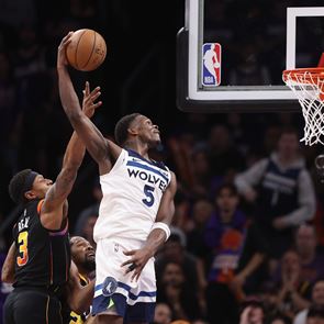 Αυτά είναι τα 10 καλύτερα καρφώματα στο NBA για το 2024 (video