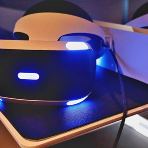 Μία πρώτη ματιά στη VR κάσκα του PlayStation 5