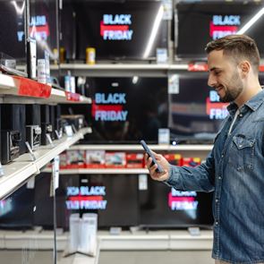 Black Friday και ψυχολογία των καταναλωτών: Πώς επηρεάζονται οι αγοραστικές μας συνήθειες