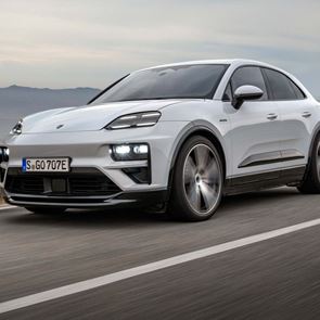 Η νέα Porsche Macan έχει παρμπρίζ επαυξημένης πραγματικότητας και 630 ίππους