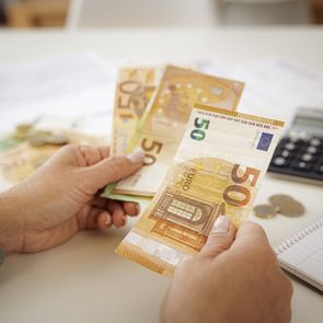 Ποιο χρώμα τιμολογίου ρεύματος συμφέρει τους καταναλωτές