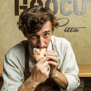 Κλεομένη Ζουρνατζή, γιατί κάνατε τάση την προβατίνα