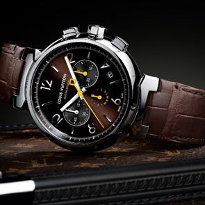 Ένα ταξίδι στον χρόνο με το Tambour Twenty του οίκου Louis Vuitton