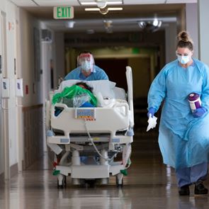 Η πανδημία θερίζει τις &lt;em>ΗΠΑ&lt;/em>, νέα αρνητικά ρεκόρ σε 6 πολιτείες