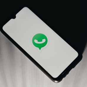 Το νέο τρικ για να κάνεις &#39;αδιάβαστο&#39; το &#39;διαβάστηκε&#39; στο WhatsApp