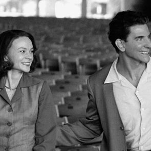 Ο Bradley Cooper επιστρέφει σαν Maestro (trailer