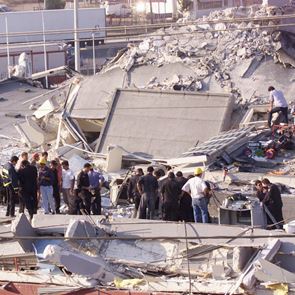 23 χρόνια από τη μέρα που η Αθήνα ισοπεδώθηκε από τον σεισμό της Πάρνηθας