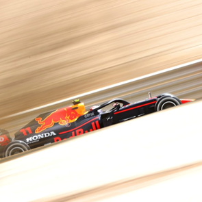 Αυλαία στην έρημο για τη νέα σεζόν της Formula 1