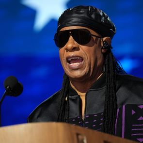Ο Stevie Wonder δεν είναι τυφλός: Μια νέα θεωρία συνωμοσίας