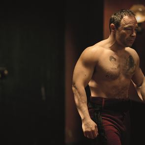 Αν σου λείπει το Peaky Blinders να δεις οπωσδήποτε αυτήν τη σειρά (video