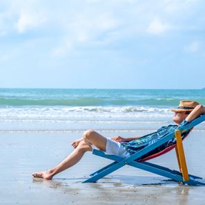 Γιατί σχεδόν δεν έχει νόημα να πηγαίνεις διακοπές (ιδίως αν είσαι Έλληνας