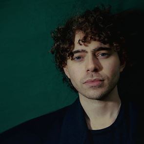 Αυτός είναι ο πρώτος δισεκατομμυριούχος της γενιάς Ζ