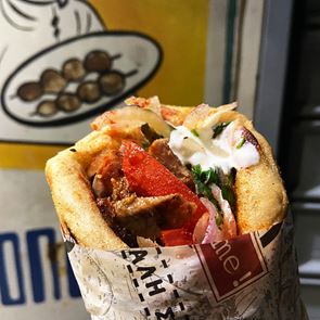 Δυσκολευτήκαμε αλλά μάλλον καταλήξαμε στα 3 κορυφαία σουβλάκια της Αθήνας