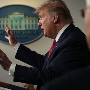 O Donald Trump, οι ενέσεις απολυμαντικών και η ανακοίνωση της Dettol