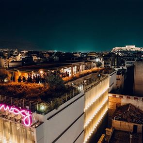Moxy Athens City | To πιο cool &lt;em>ξενοδοχείο&lt;/em> της πόλης γίνεται ο καμβάς για τα πιο δυνατά events