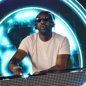 Η πιο &lt;em>σέξι&lt;/em> playlist του πλανήτη, από τον Idris Elba τον πιο &lt;em>σέξι&lt;/em> άντρα της γης