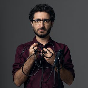 Ταχύρυθμα μαθήματα stand up από τον Λάμπρο Φισφή