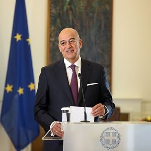 Διπλωματικό επεισόδιο με το Νίκο Δένδια στη Λιβύη