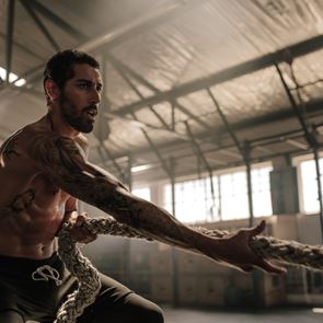 Οι δύο βασικοί κανόνες για να χτίσεις μύες στο γυμναστήριο σαν bodybuilder