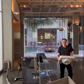 Το σχέδιο του Elon Musk για να βγάλει χρήματα από το σεξ στο Twitter