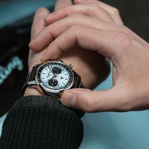 Όταν η Breitling συνάντησε την Triumph