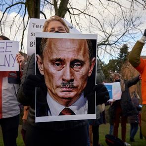 Οι 15 ημέρες που συγκλόνισαν τη &lt;em>Ρωσία&lt;/em>