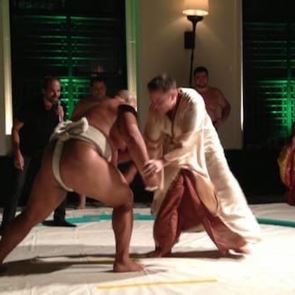 Κάποτε ο Elon Musk τα έβαλε με παλαιστή του σούμο και δεν πήγε καλά