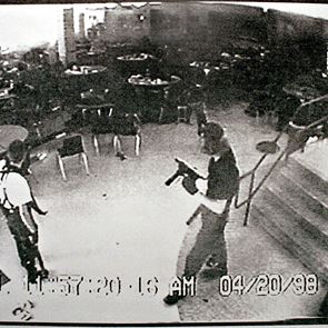 21 χρόνια από τη σφαγή στο λύκειο Κολουμπάιν