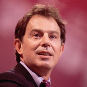 Ο Tony Blair, μόλις, έφτιαξε εταιρεία στη χώρα μας. Αλλά γιατί