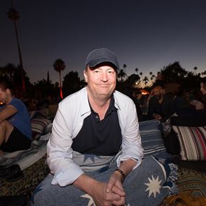 O Matthew Perry ετοιμάζει την αυτοβιογραφία