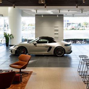 Το νέο Destination Porsche επαναπροσδιορίζει τη θέση της Porsche