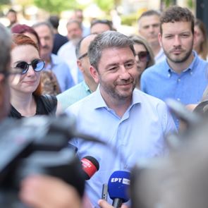Ανδρουλάκης, Δούκας και Γερουλάνος διεκδικούν την προεδρία του ΠΑΣΟΚ τον Οκτώβριο