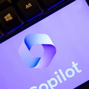 H Microsoft αλλάζει τα πληκτρολόγιά της μετά από 30 χρόνια. Αλλά γιατί