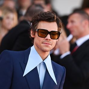 Oldschool stalker έστειλε 8.000 κάρτες στον Harry Styles μέσα σε ένα μήνα