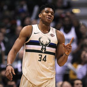 Ο κόσμος ανήκει στον Γιάννη Αντετοκούνμπο