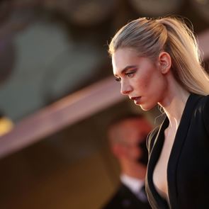 Vanessa Kirby, η νέα ξανθιά φαντασίωση