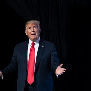 Ο Donald <em>Trump</em> πάντα θα υπερασπίζεται τον John Wayne