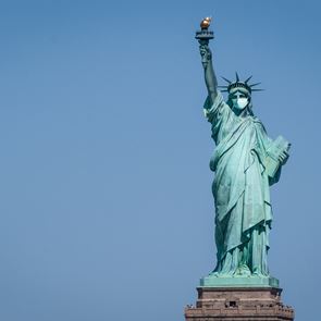 Η άρση του lockdown στις ΗΠΑ είναι δίκοπο μαχαίρι